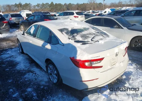 2018 Honda Accord Lx z USA, uszkodzony, nr VIN 1HGCV1F17JA139527
